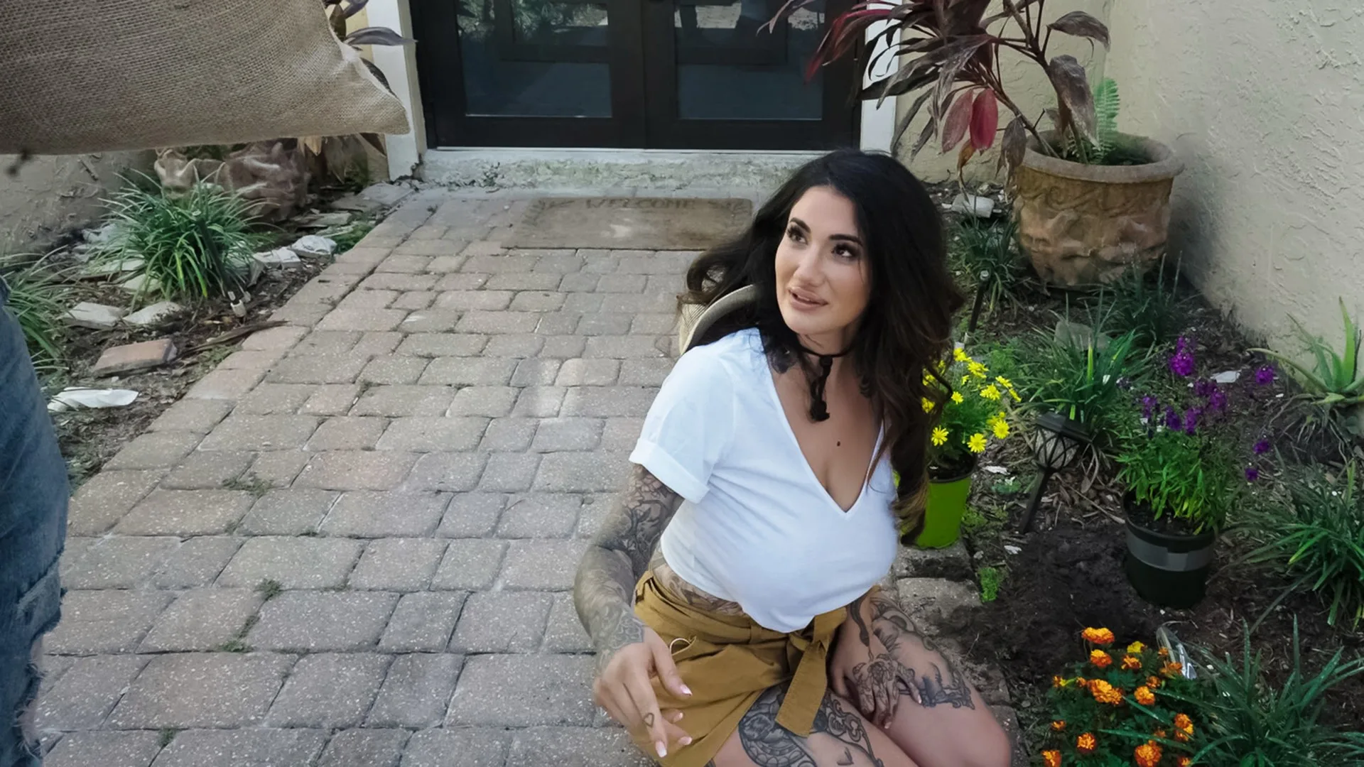 Hunting The Horny Gardener - Milf Hunter